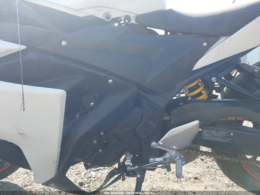 2017 Yamaha Yzfr3 A VIN: MH3RH15Y7HK002852 Lot: 45455098