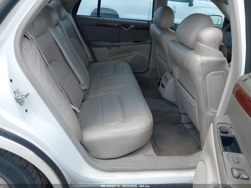 2005 Cadillac Deville Livery Pkg VIN: 1G6KD54Y15U267824 Lot: 45455110