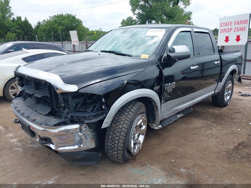 Vin: 1c6rr7nm9fs524110, lot: 45953265, ram 1500 laramie 20152