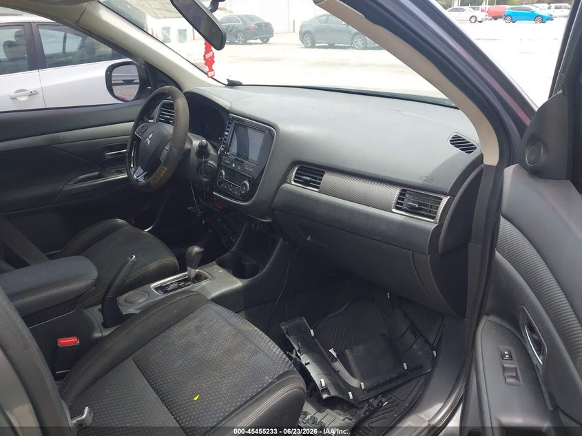 2016 MITSUBISHI OUTLANDER auction photo 5