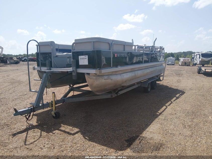 2001 FOREST RIVER 322FC ODYSSEY auction photo 2