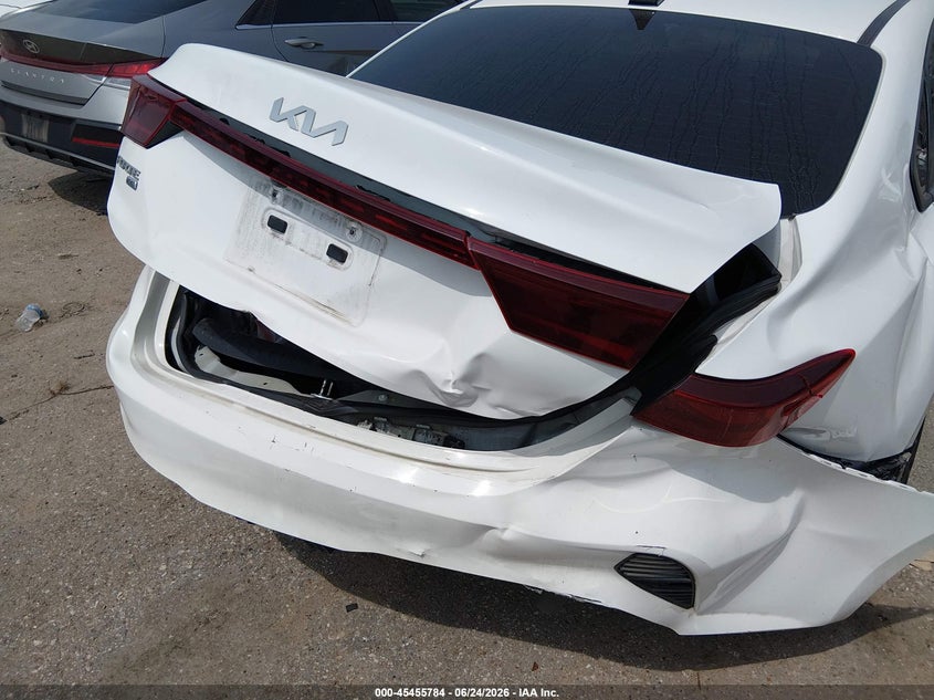 2024 KIA FORTE auction photo 6