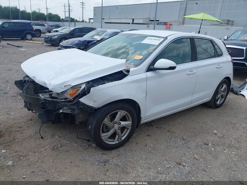 2018 HYUNDAI ELANTRA GT auction photo 2