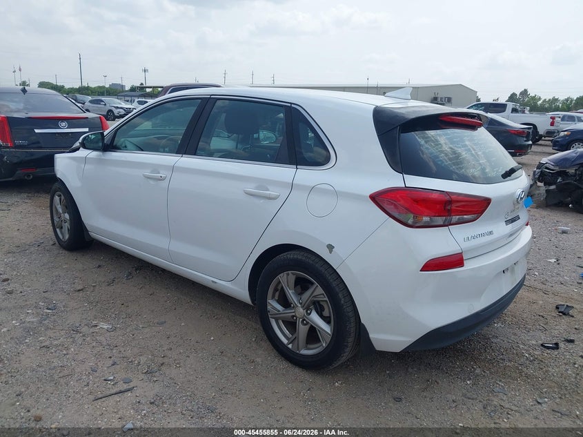 2018 HYUNDAI ELANTRA GT auction photo 3