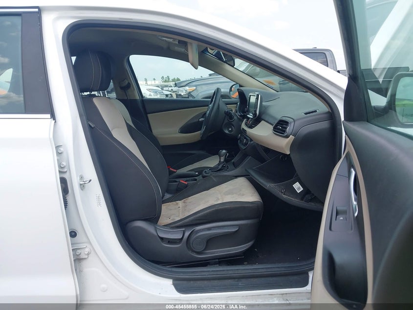 2018 HYUNDAI ELANTRA GT auction photo 5