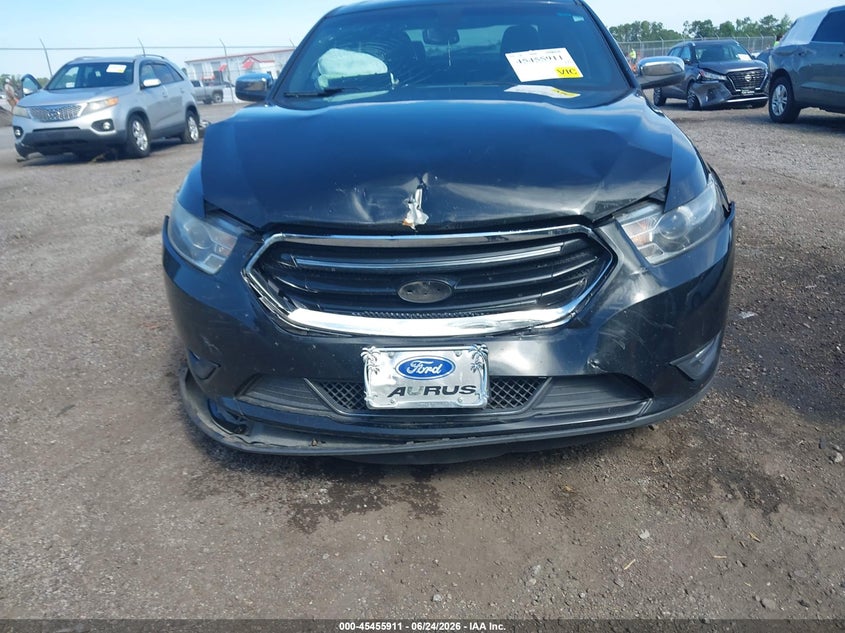 2015 FORD TAURUS auction photo 6