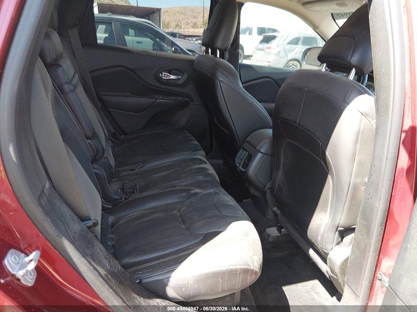 2015 JEEP CHEROKEE auction photo 8