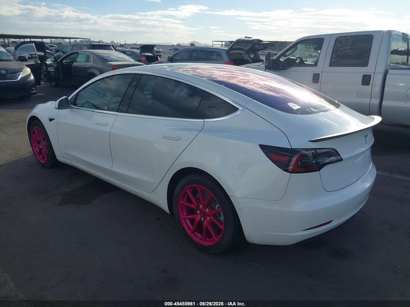 AtlanticExpress - Tesla Model 3