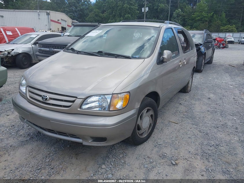 2003 TOYOTA SIENNA auction photo 2