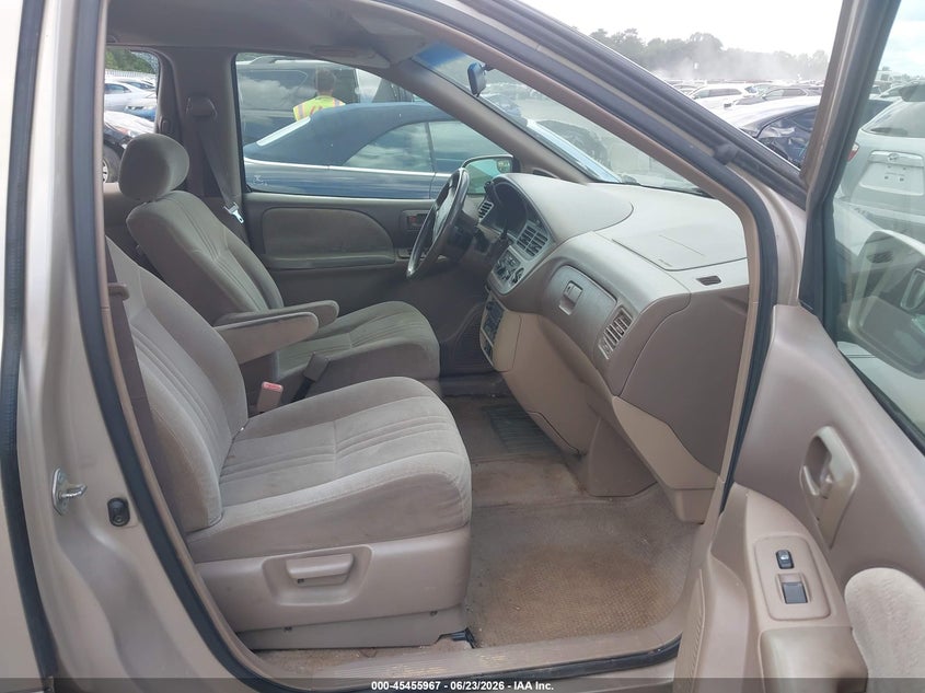 2003 TOYOTA SIENNA auction photo 5
