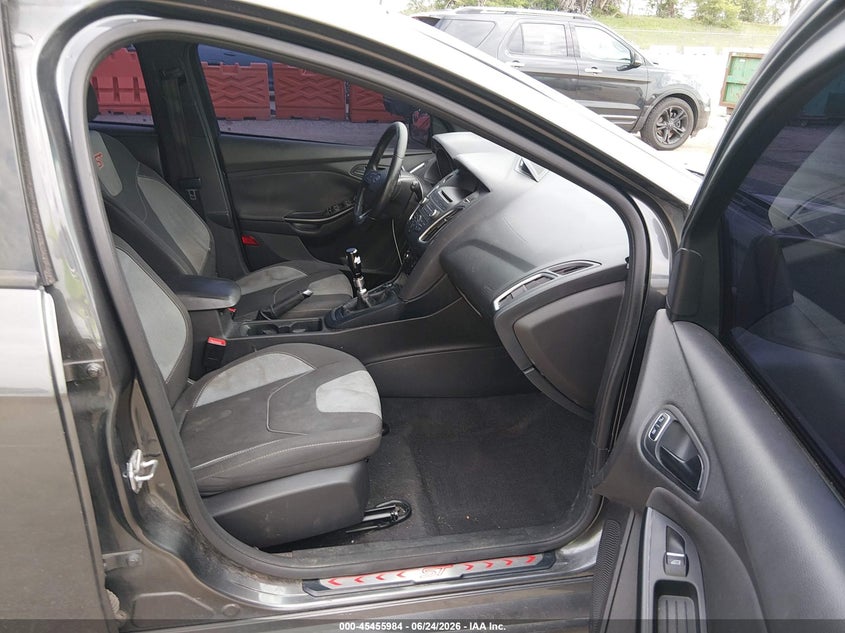 2016 FORD FOCUS ST auction photo 5