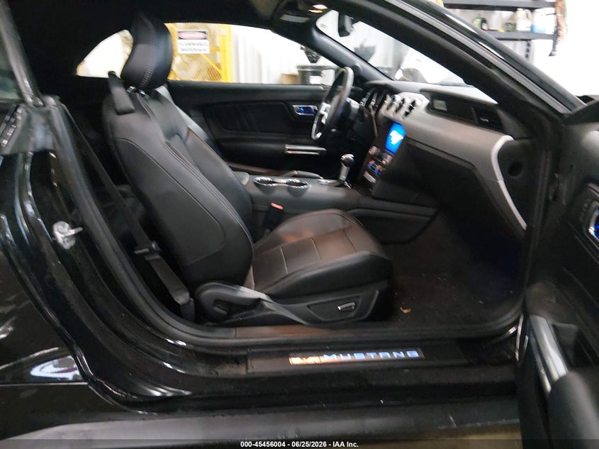 2017 FORD MUSTANG auction photo 5