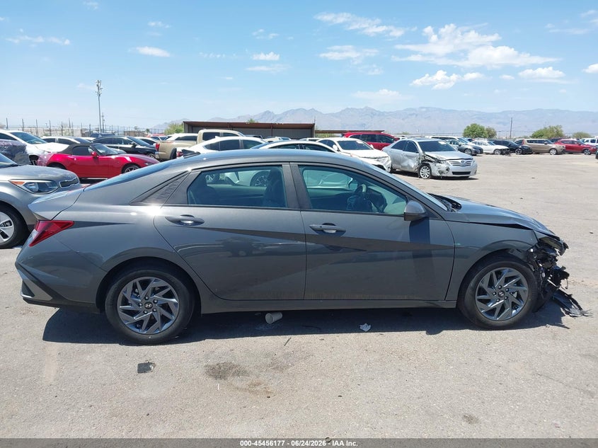 2024 HYUNDAI ELANTRA SEL — Photo 13