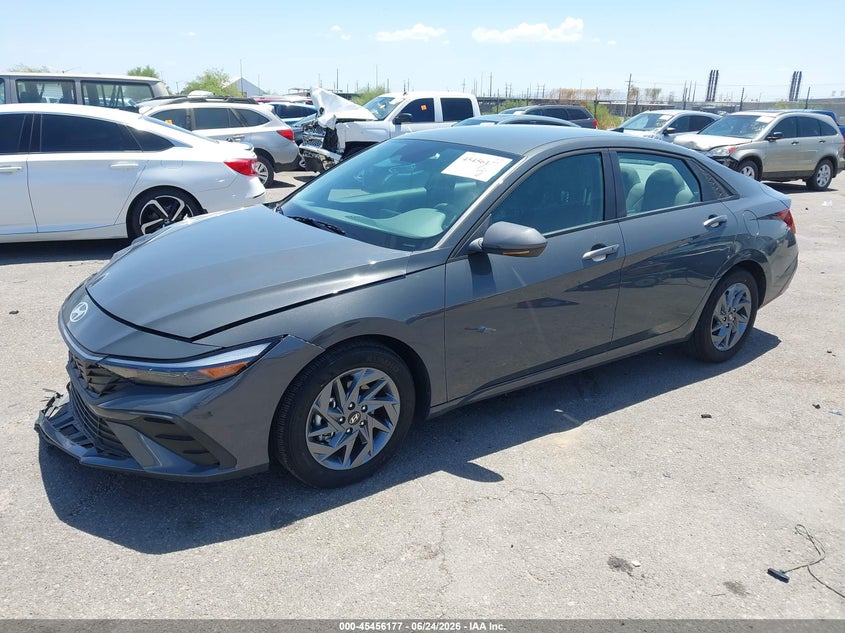 2024 HYUNDAI ELANTRA SEL — Photo 2