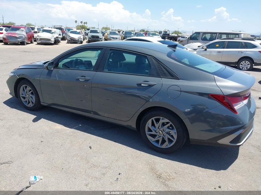 2024 HYUNDAI ELANTRA SEL — Photo 3