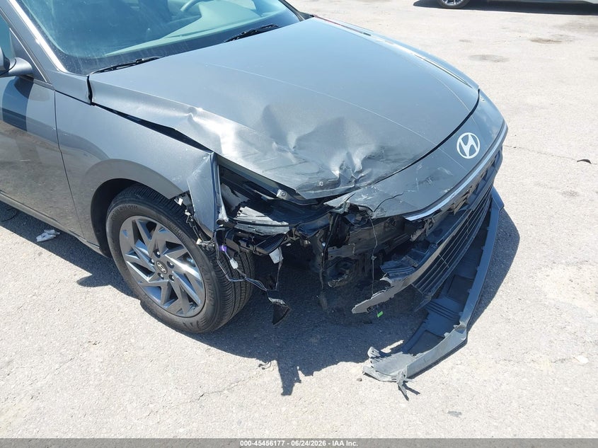 2024 HYUNDAI ELANTRA SEL — Photo 6