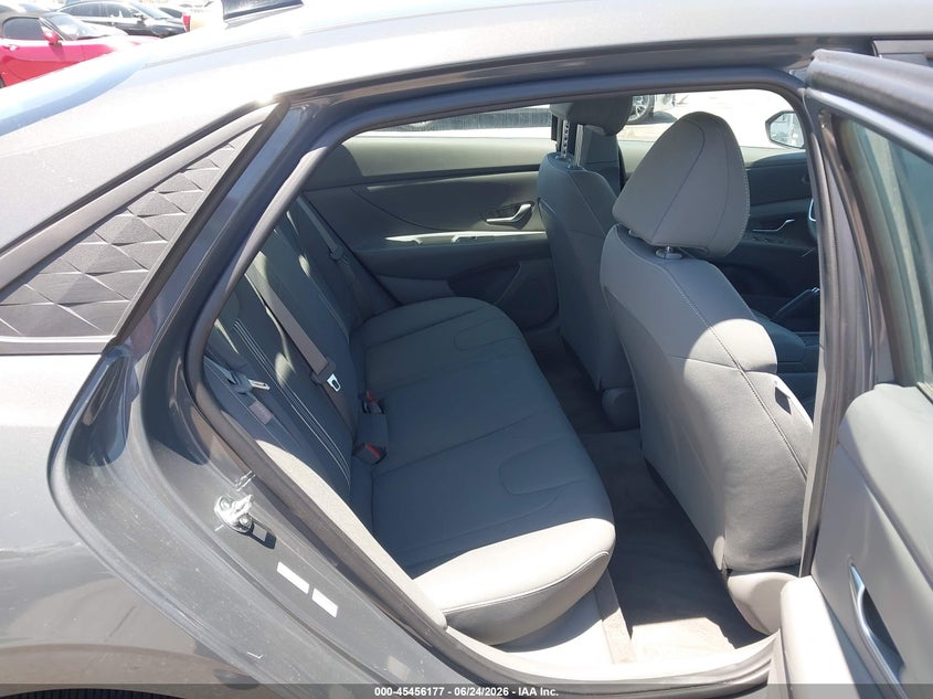 2024 HYUNDAI ELANTRA SEL — Photo 8