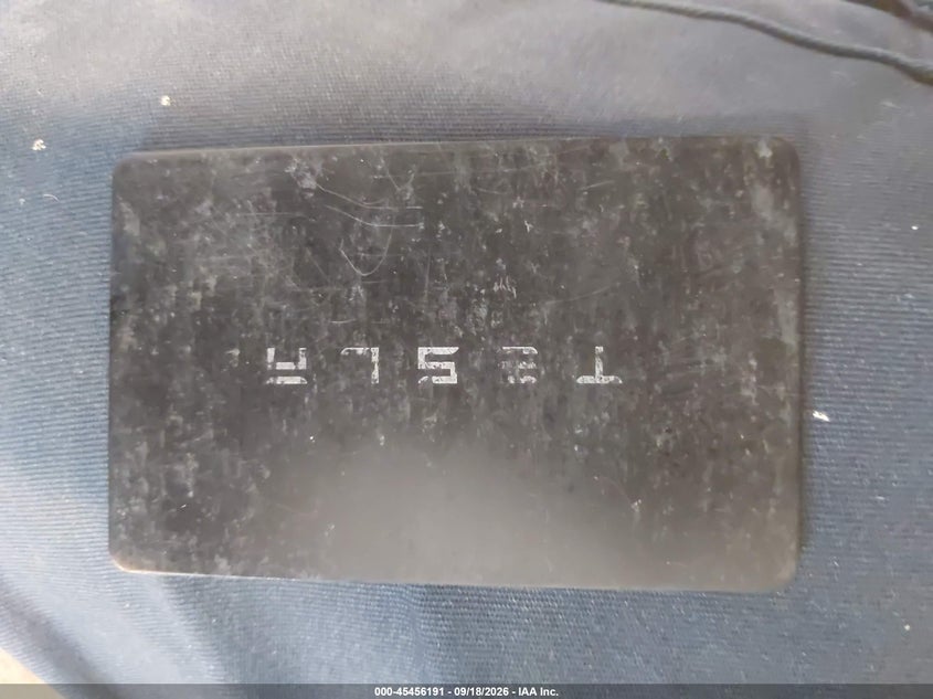 TESLA MODEL 3 - zdjęcie 11
