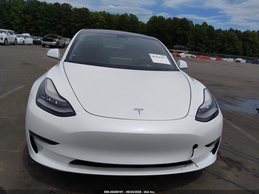 TESLA MODEL 3 - zdjęcie 13