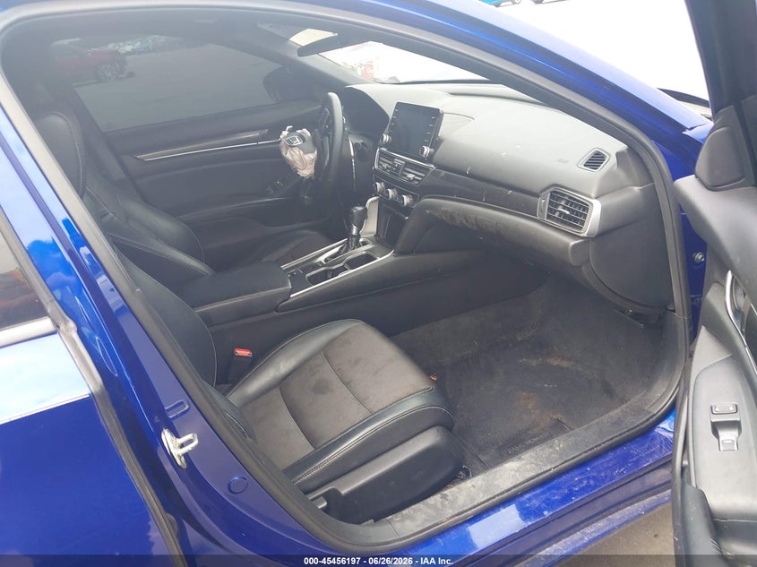 2018 HONDA ACCORD auction photo 5