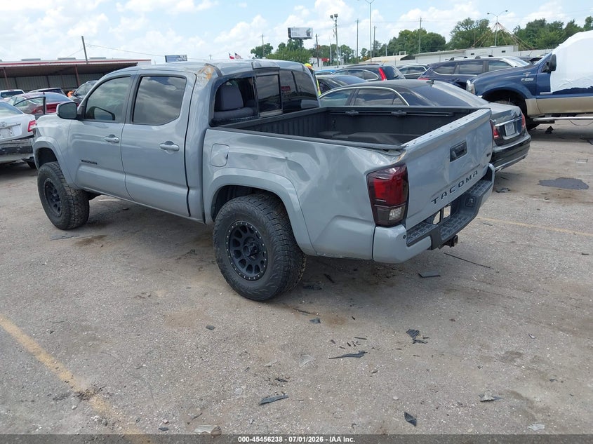 2019 TOYOTA TACOMA auction photo 3