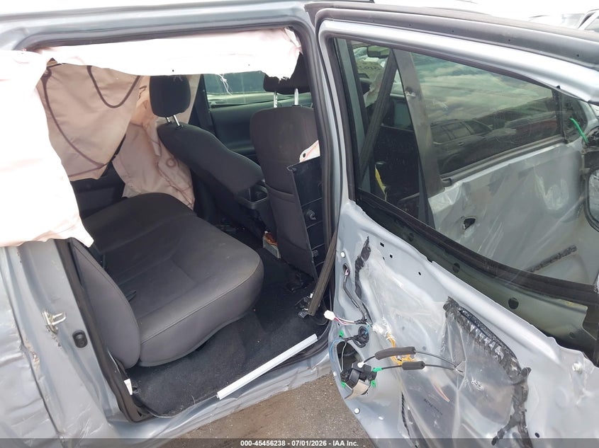 2019 TOYOTA TACOMA auction photo 8