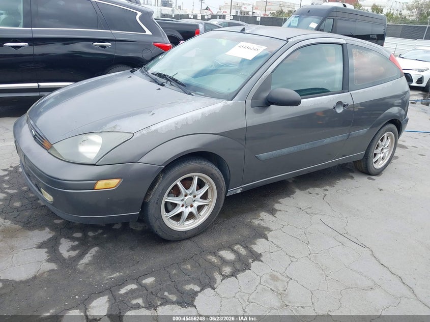 2004 FORD FOCUS auction photo 2