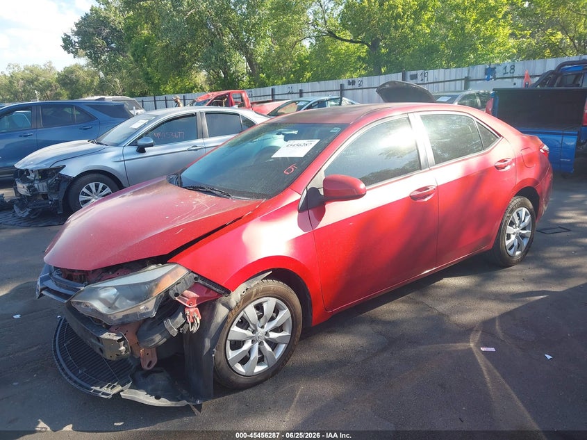 2015 Toyota Corolla, Front End, IAAI, VIN 5YFBURHE1FP320329 — photo 2