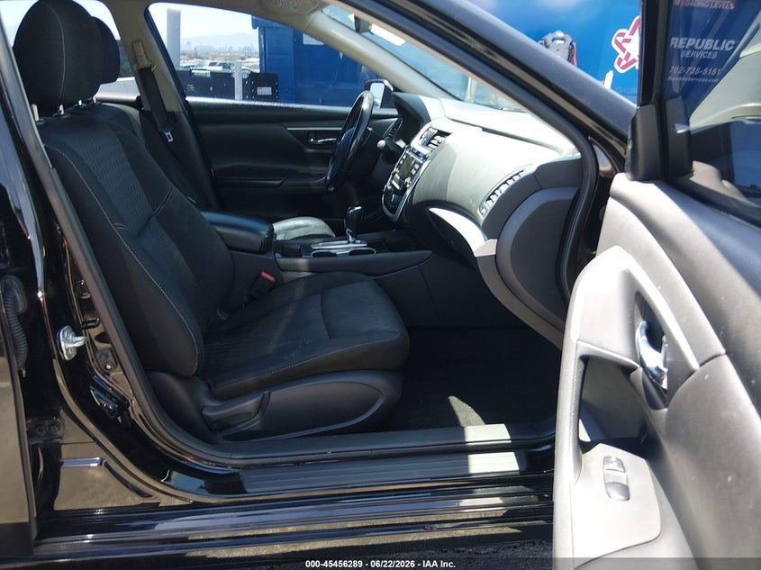2018 NISSAN ALTIMA auction photo 5