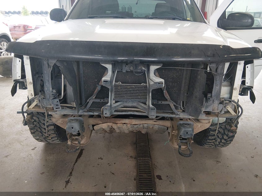 2009 GMC SIERRA TRUCK 6.2L V-8 VVT, 403HP