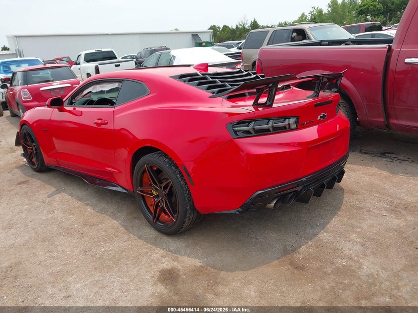 2017 CHEVROLET CAMARO auction photo 3