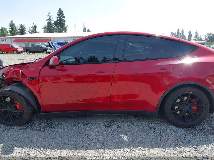 2020 Tesla Model Y Long Range Dual Motor All-Wheel Drive/Performance Dual Motor All-Wheel Drive VIN: 5YJYGDEF8LF033532 Lot: 45456495
