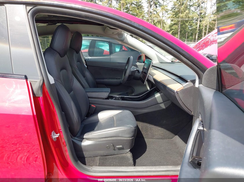 2020 Tesla Model Y Long Range Dual Motor All-Wheel Drive/Performance Dual Motor All-Wheel Drive VIN: 5YJYGDEF8LF033532 Lot: 45456495