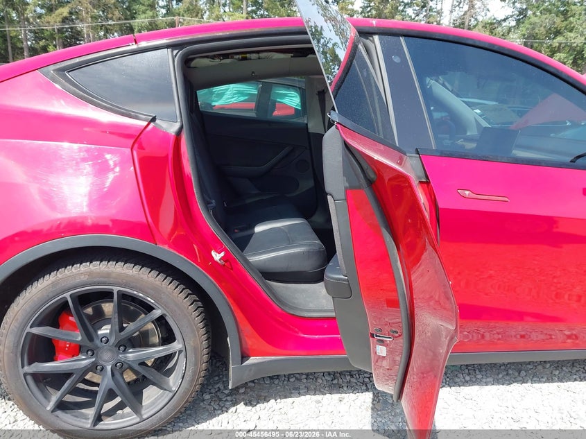 2020 Tesla Model Y Long Range Dual Motor All-Wheel Drive/Performance Dual Motor All-Wheel Drive VIN: 5YJYGDEF8LF033532 Lot: 45456495