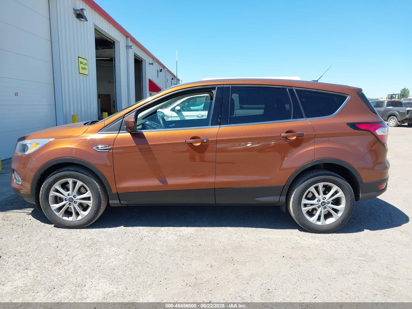 2017 Ford Escape Se VIN: 1FMCU9GD4HUE18608 Lot: 45456500
