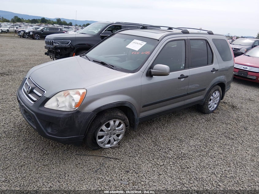 2006 Honda CR-V, Right Front, IAAI, VIN JHLRD78836C011499 — photo 2