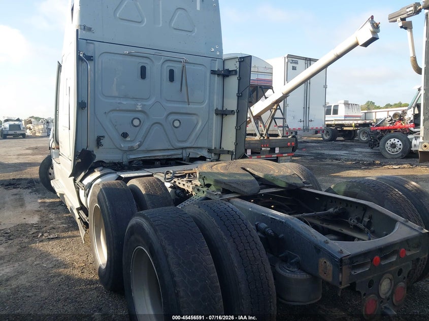 2023 FREIGHTLINER NEW CASCADIA 126 auction photo 3
