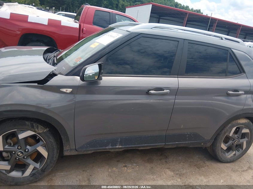 2022 Hyundai Venue Sel VIN: KMHRC8A30NU137490 Lot: 45456602
