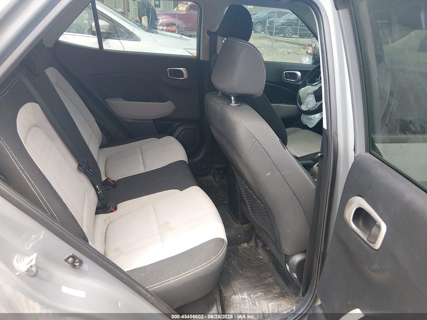 2022 Hyundai Venue Sel VIN: KMHRC8A30NU137490 Lot: 45456602