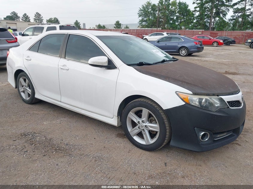 2013 TOYOTA CAMRY SE