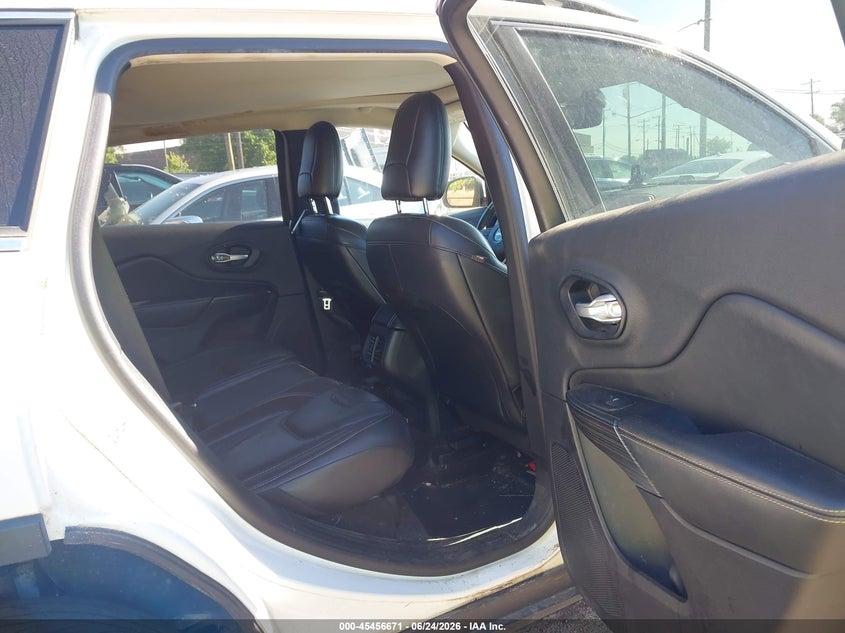 2016 JEEP CHEROKEE auction photo 8