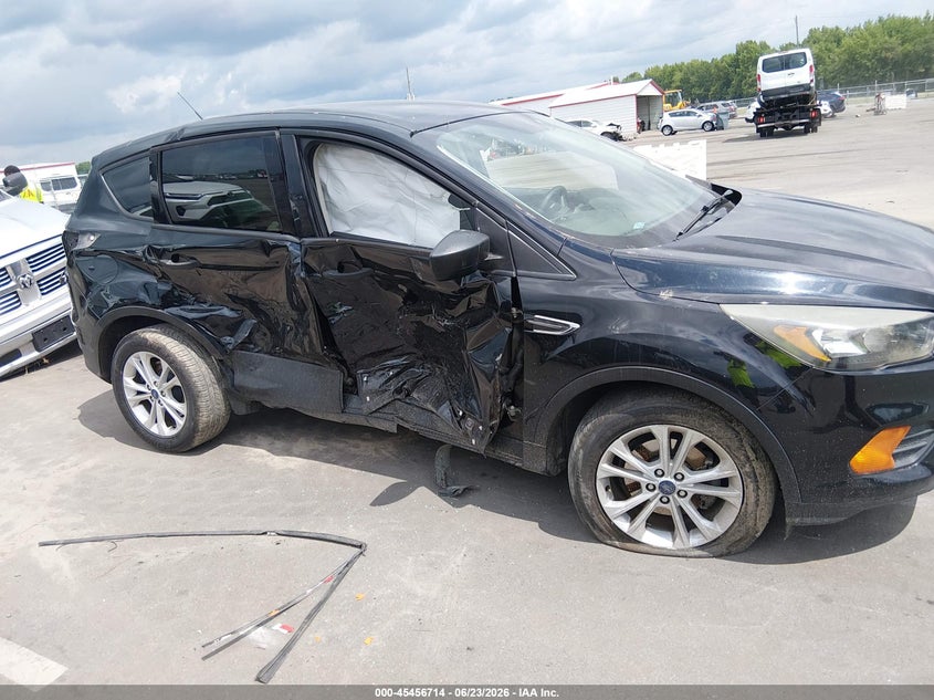 FORD ESCAPE 2018 VIN 1FMCU0F78JUB67119