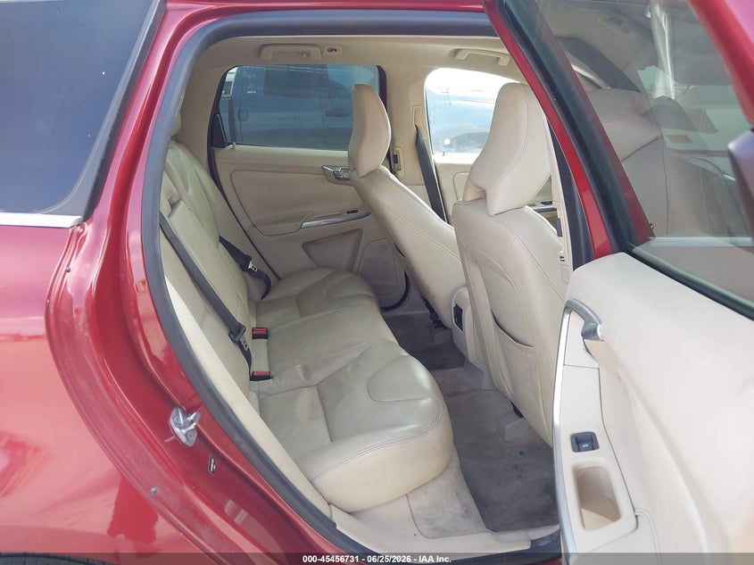 2015 Volvo Xc60 T5 Platinum VIN: YV440MDM0F2726392 Lot: 45456731