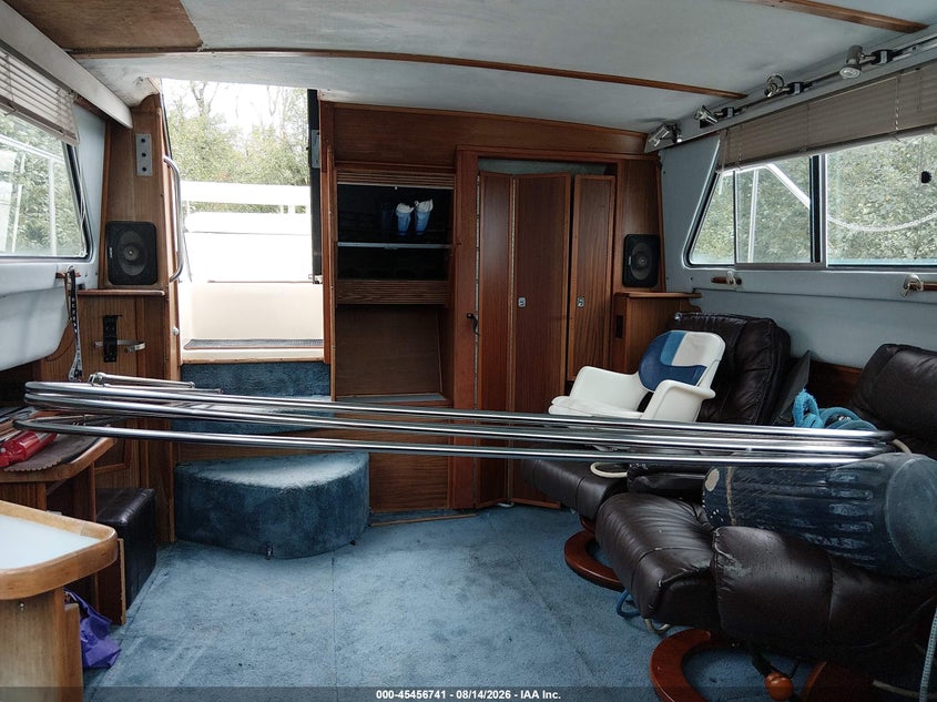 1987 SEA RAY 360 AFT  CABIN auction photo 8