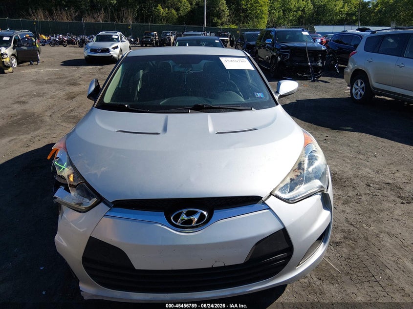 2014 Hyundai Veloster Base W/Black VIN: KMHTC6AD4EU211755 Lot: 45456789