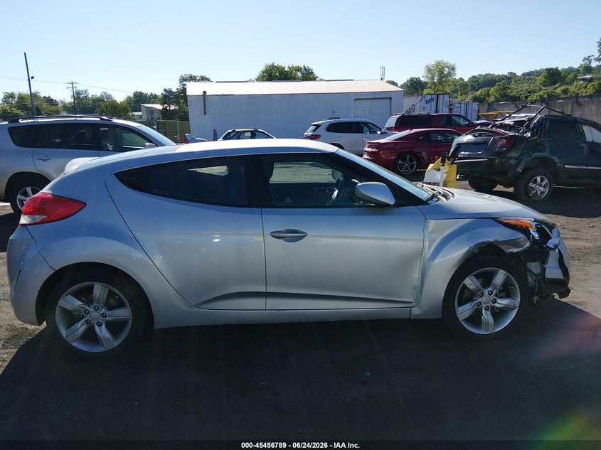 2014 Hyundai Veloster Base W/Black VIN: KMHTC6AD4EU211755 Lot: 45456789