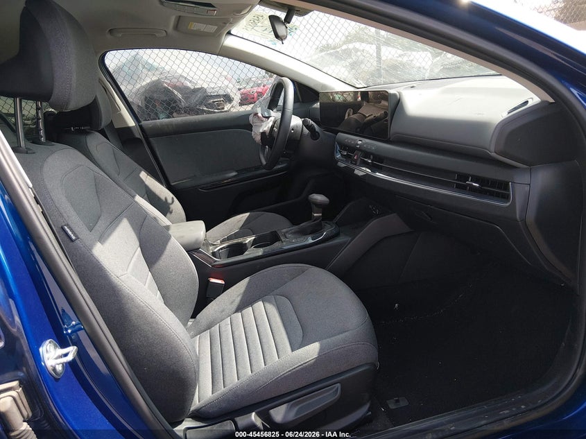 2025 KIA K4 auction photo 5