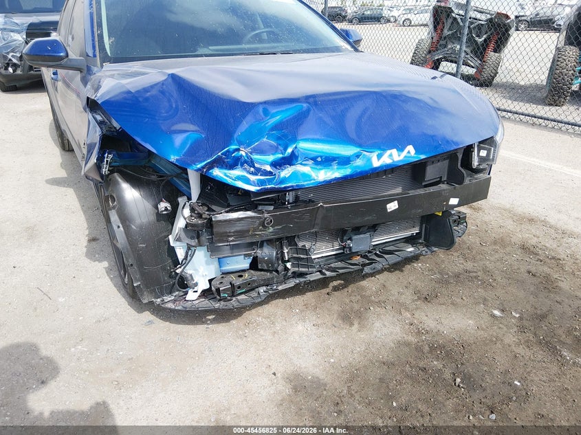 2025 KIA K4 auction photo 6