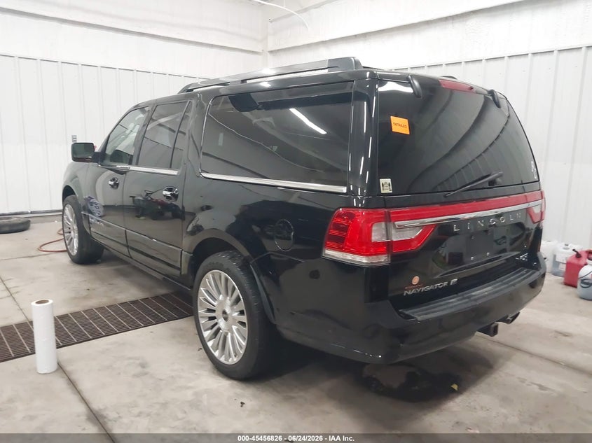 2016 LINCOLN NAVIGATOR L auction photo 3