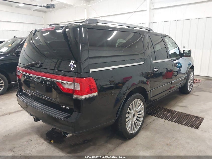 2016 LINCOLN NAVIGATOR L auction photo 4